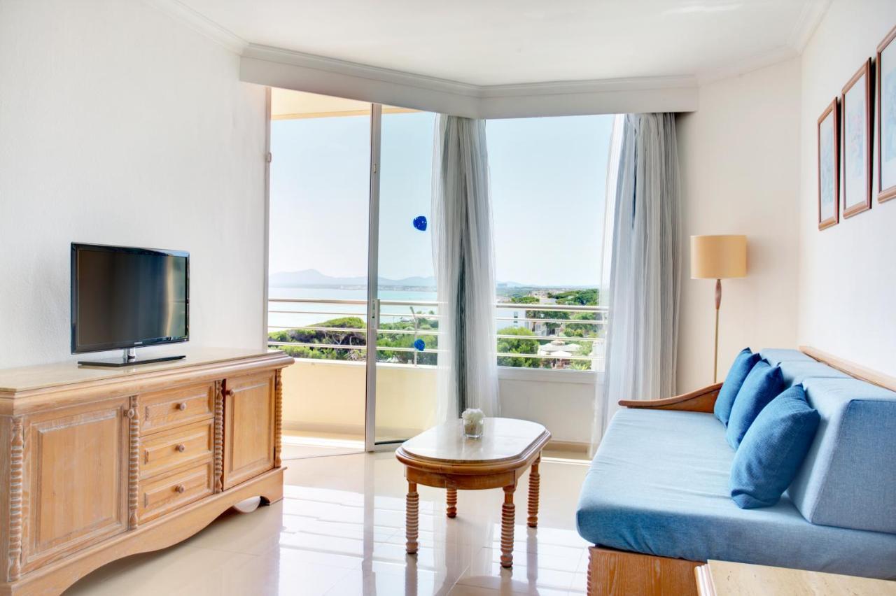 One-Bedroom Apartment Side Sea View